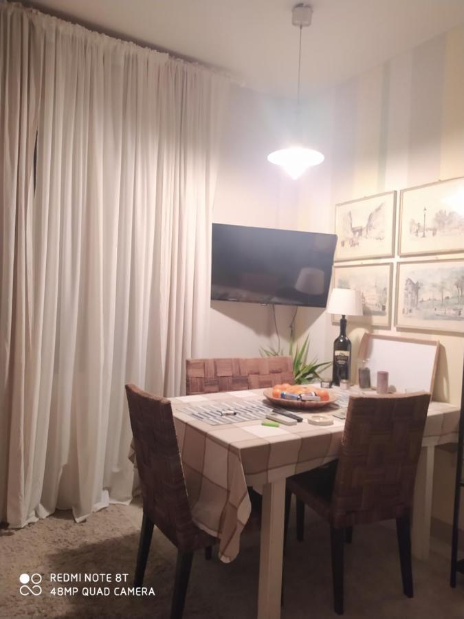 Room In Private Apartment فلورنس المظهر الخارجي الصورة